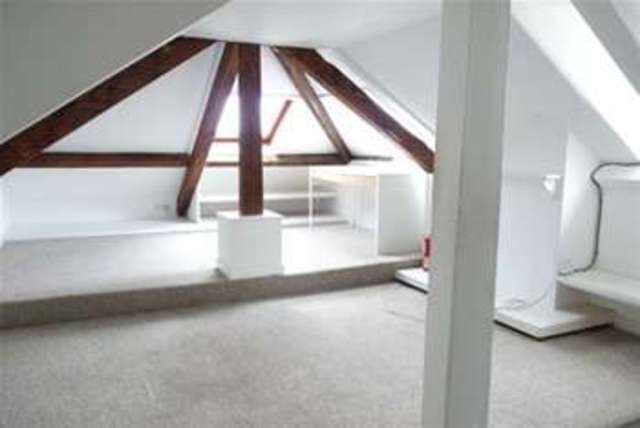  Image of 1 bedroom Flat to rent in Chapel Street Penzance TR18 at Penzance, TR18 4AE
