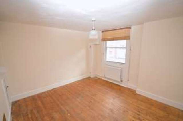  Image of 3 bedroom Terraced house to rent in Petworth Road Haslemere GU27 at Petworth Road  Haslemere, GU27 2JB