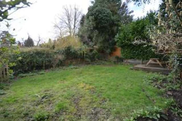  Image of 3 bedroom Terraced house to rent in Petworth Road Haslemere GU27 at Petworth Road  Haslemere, GU27 2JB