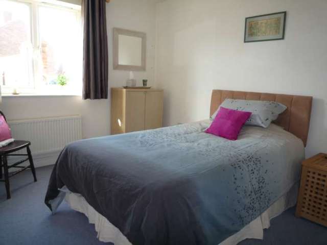  Image of 2 bedroom Flat to rent in Michaels Mews Aylesbury HP19 at Phoenix House, Michaels Mews Fairford Leys Aylesbury, HP19 7GH