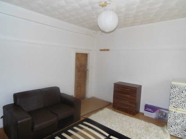  Image of 5 bedroom House Share to rent in Piercefield Place Cardiff CF24 at Piercefield Place  Cardiff, CF24 0LD