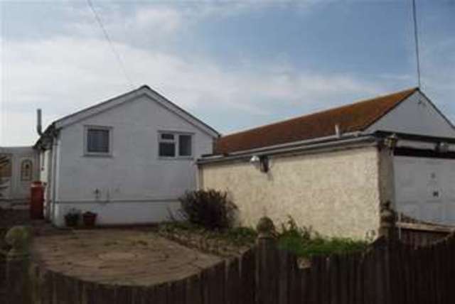 Image of 2 bedroom Detached house to rent in Eastern Promenade Point Clear Bay Clacton-on-Sea CO16 at Clacton-on-Sea, CO16 8LG