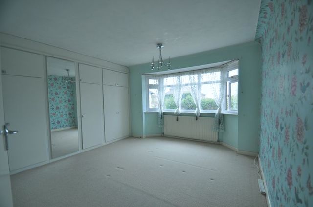  Image of 3 bedroom Detached house for sale in Portsmouth Road Southampton SO19 at Portsmouth Road  Southampton, SO19 9LY