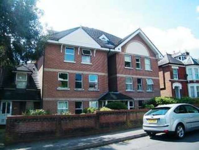  Image of 1 bedroom Flat to rent in Westridge Road Southampton SO17 at 17 Westridge Road  Southampton, SO17 2HP