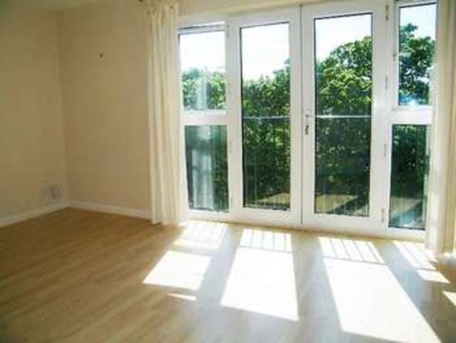  Image of 1 bedroom Flat to rent in Westridge Road Southampton SO17 at 17 Westridge Road  Southampton, SO17 2HP