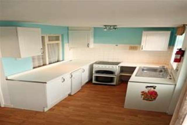  Image of 2 bedroom Bungalow to rent in Castle Drive Praa Sands Penzance TR20 at Penzance, TR20 9TG