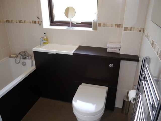  Image of 4 bedroom Detached house to rent in Edgecote Great Holm Milton Keynes MK8 at Edgecote Great Holm Milton keynes, MK8 9ER