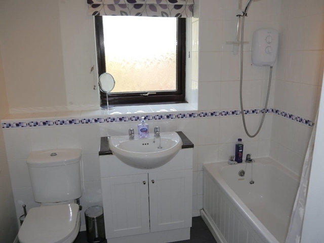  Image of 4 bedroom Detached house to rent in Edgecote Great Holm Milton Keynes MK8 at Edgecote Great Holm Milton keynes, MK8 9ER
