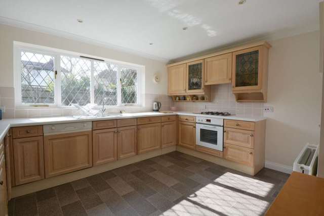  Image of 4 bedroom Detached house for sale in Berndene Rise Princes Risborough HP27 at Berndene Rise  Princes Risborough, HP27 9HF