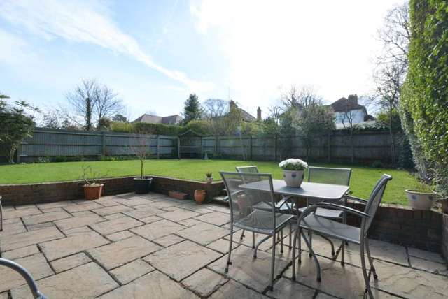  Image of 4 bedroom Detached house for sale in Berndene Rise Princes Risborough HP27 at Berndene Rise  Princes Risborough, HP27 9HF
