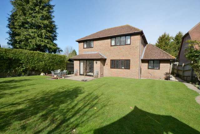  Image of 4 bedroom Detached house for sale in Berndene Rise Princes Risborough HP27 at Berndene Rise  Princes Risborough, HP27 9HF