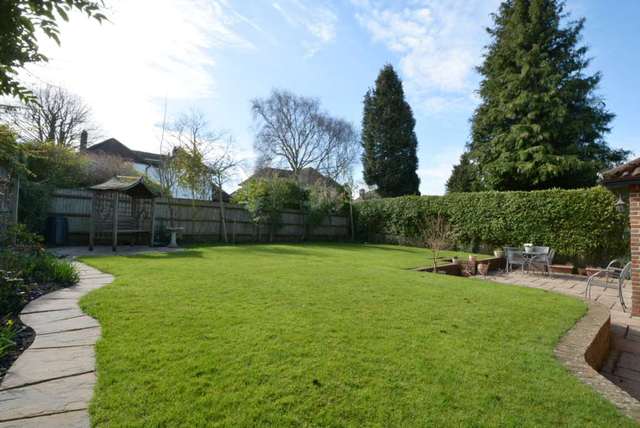  Image of 4 bedroom Detached house for sale in Berndene Rise Princes Risborough HP27 at Berndene Rise  Princes Risborough, HP27 9HF