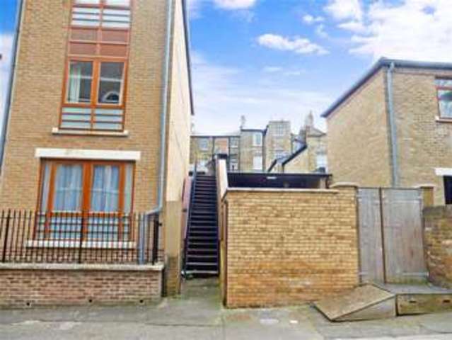  Image of 2 bedroom Flat for sale in Princes Street Gravesend DA11 at Gravesend Kent Gravesend, DA11 0DN