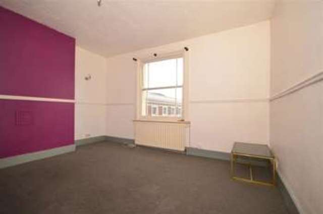  Image of 2 bedroom Flat for sale in Princes Street Gravesend DA11 at Gravesend Kent Gravesend, DA11 0DN