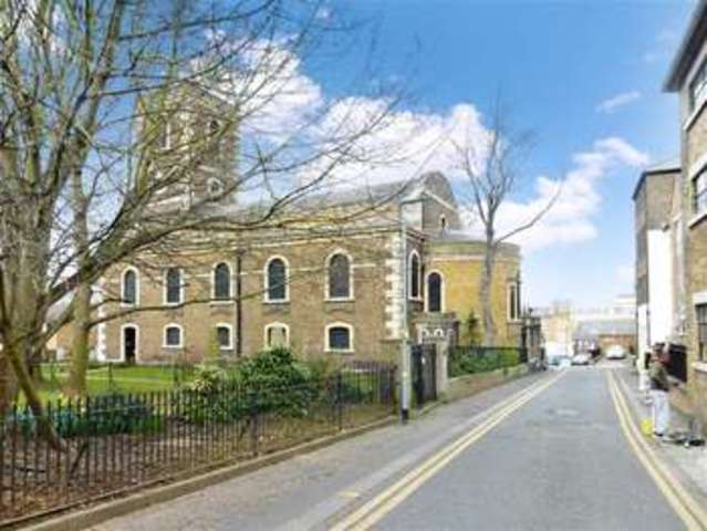  Image of 2 bedroom Flat for sale in Princes Street Gravesend DA11 at Gravesend Kent Gravesend, DA11 0DN