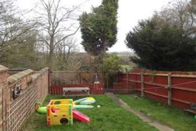  Image of 3 bedroom Terraced house to rent in Princess Road Evesham WR11 at Evesham, WR11 4QG