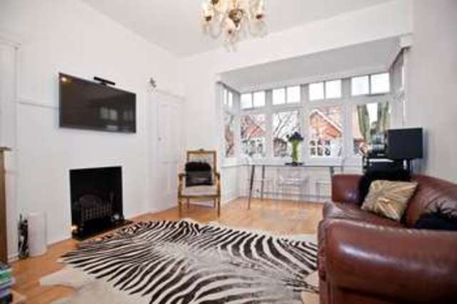  Image of 2 bedroom Flat for sale in Priory Avenue London W4 at Chiswick, W4 1TX