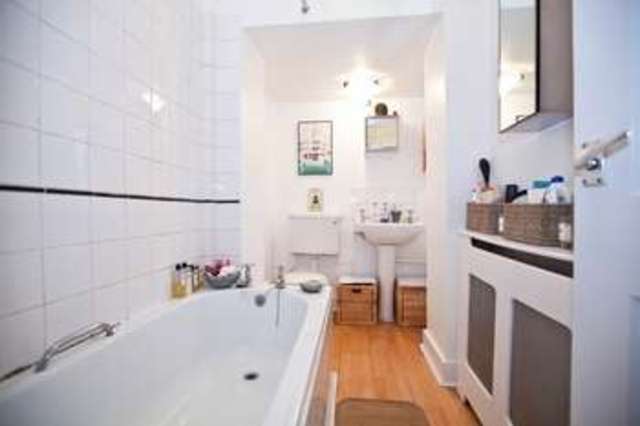  Image of 2 bedroom Flat for sale in Priory Avenue London W4 at Chiswick, W4 1TX