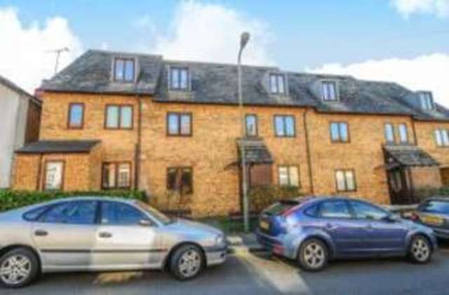  Image of 1 bedroom Flat for sale in Puller Road Barnet EN5 at High Barnet  High Barnet, EN5 4HQ