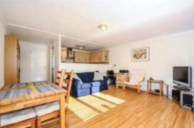  Image of 1 bedroom Flat for sale in Puller Road Barnet EN5 at High Barnet  High Barnet, EN5 4HQ