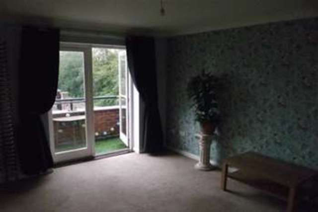  Image of 2 bedroom Flat to rent in Quayside Walk Marchwood Southampton SO40 at Southampton, SO40 4AH