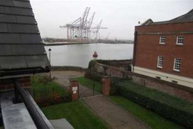  Image of 2 bedroom Flat to rent in Quayside Walk Marchwood Southampton SO40 at Southampton, SO40 4AH