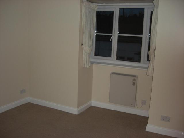  Image of 2 bedroom Flat to rent in Queens Acre Queens Road High Wycombe HP13 at Queens Road  High Wycombe, HP13 6AL