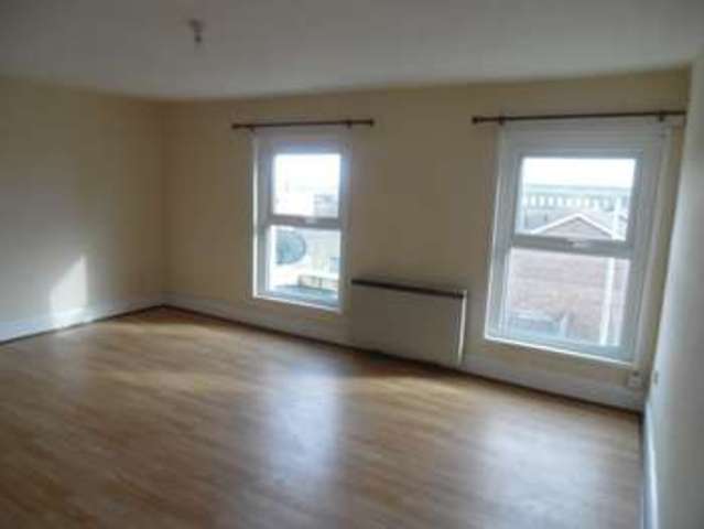  Image of 1 bedroom Flat to rent in Queens Road Great Yarmouth NR30 at Great Yarmouth  Norfolk, NR30 3JR