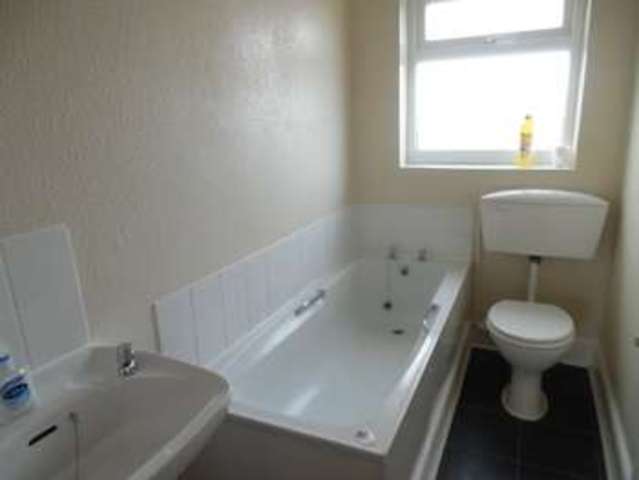  Image of 1 bedroom Flat to rent in Queens Road Great Yarmouth NR30 at Great Yarmouth  Norfolk, NR30 3JR