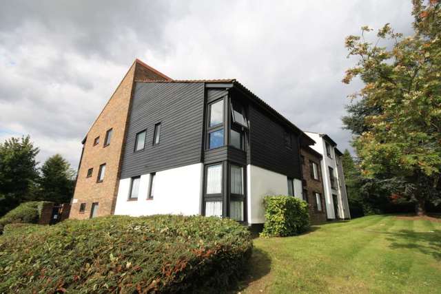  Image of 1 bedroom Flat to rent in Stock Road Billericay CM12 at Radstocks  Billericay, CM12 0AD