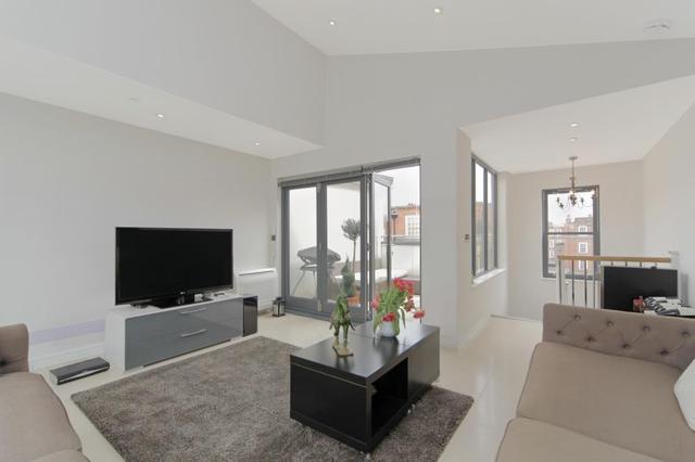  Image of 3 bedroom Detached house to rent in Farm Lane London N14 at Raffles Mews  12 Farm Lane, SW6 1BN