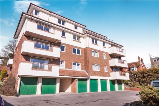  Image of 2 bedroom Flat for sale in Buckhurst Road Bexhill-on-Sea TN40 at East Sussex, TN40 1QE