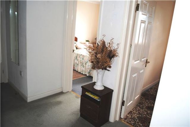  Image of 2 bedroom Flat for sale in Buckhurst Road Bexhill-on-Sea TN40 at East Sussex, TN40 1QE
