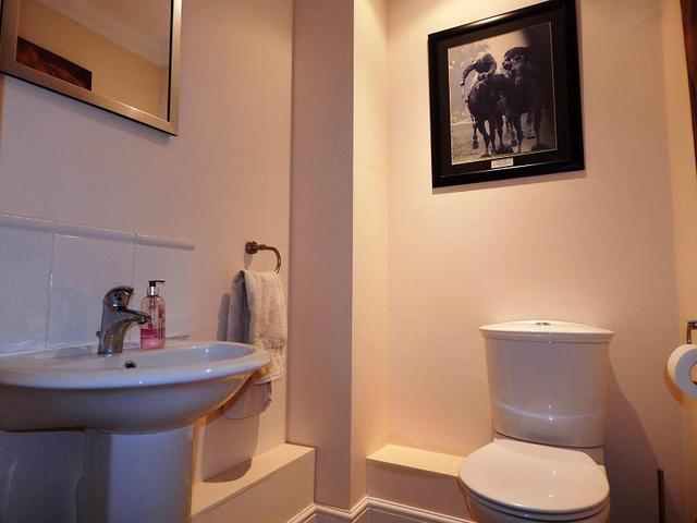  Image of 5 bedroom Detached house to rent in Reading Road Chineham Basingstoke RG24 at Chineham  Basingstoke, RG24 8LP
