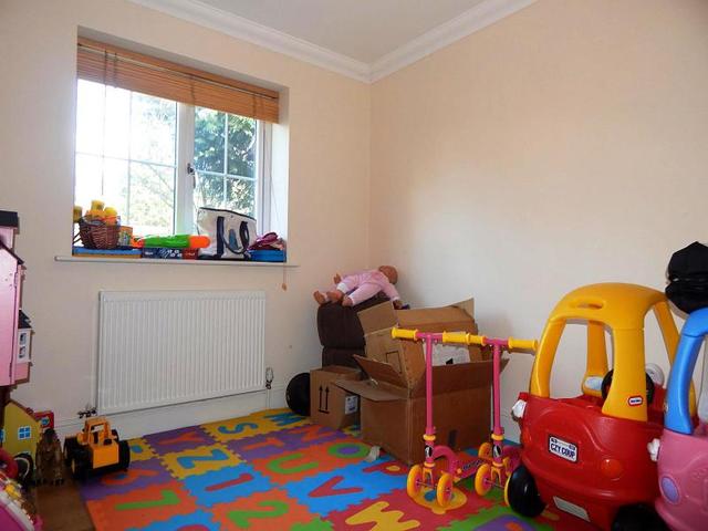  Image of 5 bedroom Detached house to rent in Reading Road Chineham Basingstoke RG24 at Chineham  Basingstoke, RG24 8LP