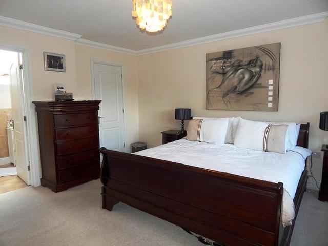  Image of 5 bedroom Detached house to rent in Reading Road Chineham Basingstoke RG24 at Chineham  Basingstoke, RG24 8LP