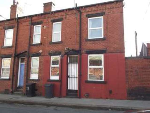  Image of 2 bedroom End of Terrace to rent in Recreation Grove Leeds LS11 at Holbeck Leeds West Yorkshire, LS11 0AT