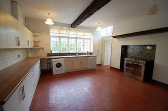  Image of 3 bedroom Apartment to rent in Rectory Road Streatley Reading RG8 at Rectory Road Streatley Reading, RG8 9QH