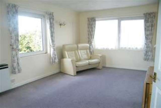 Image of 1 bedroom Flat to rent in Linkfield Lane Redhill RH1 at Redhill, RH1 1TB