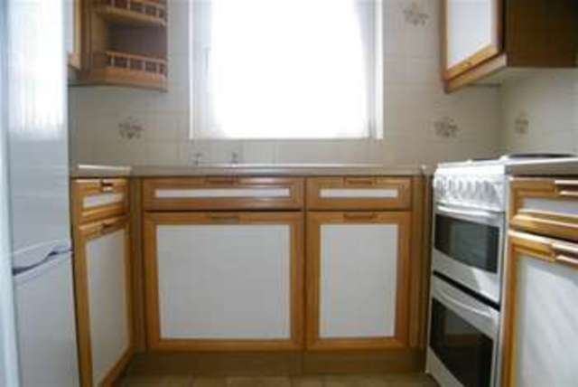  Image of 1 bedroom Flat to rent in Linkfield Lane Redhill RH1 at Redhill, RH1 1TB