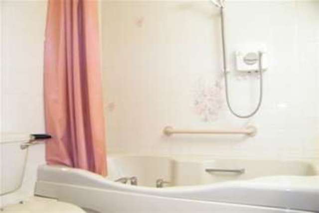  Image of 1 bedroom Flat to rent in Linkfield Lane Redhill RH1 at Redhill, RH1 1TB