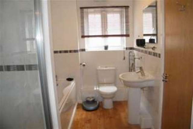  Image of 2 bedroom Flat to rent in Ribblehead Court Radcliffe Manchester M26 at Manchester, M26 1QR