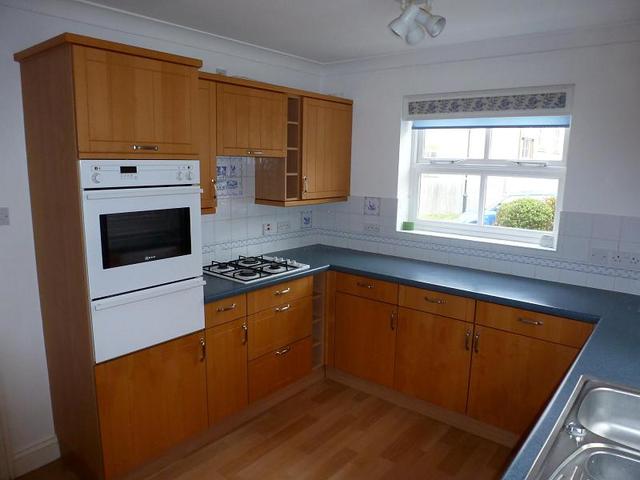  Image of 4 bedroom Detached house to rent in Richmond Place Eastbourne BN21 at Eastbourne, BN21 2NQ
