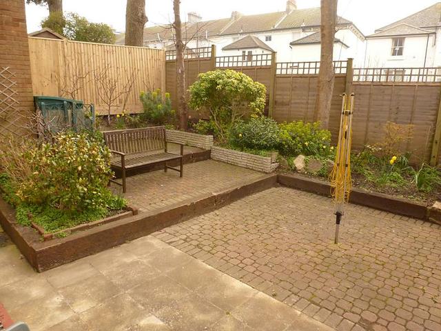  Image of 4 bedroom Detached house to rent in Richmond Place Eastbourne BN21 at Eastbourne, BN21 2NQ