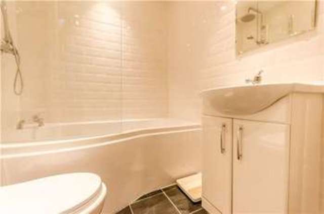  Image of 3 bedroom Terraced house for sale in River Lane Cambridge CB5 at Cambridge, CB5 8HP