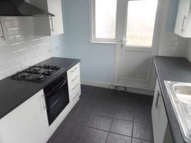  Image of 2 bedroom Flat to rent in Riviera Drive Southend-on-Sea SS1 at Riviera Drive  Southend-On-Sea, SS1 2QH