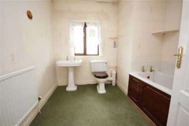  Image of 4 bedroom Property for sale in Rochdale Road Britannia Bacup OL13 at Rochdale Road Bacup Bacup, OL13 9SD