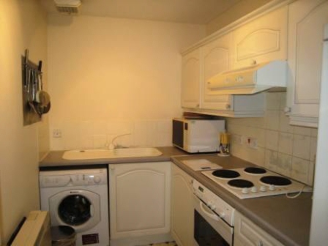  Image of 2 bedroom Flat to rent in Rodney Place Edinburgh EH7 at Canonmills Edinburgh Edinburgh, EH7 4FR