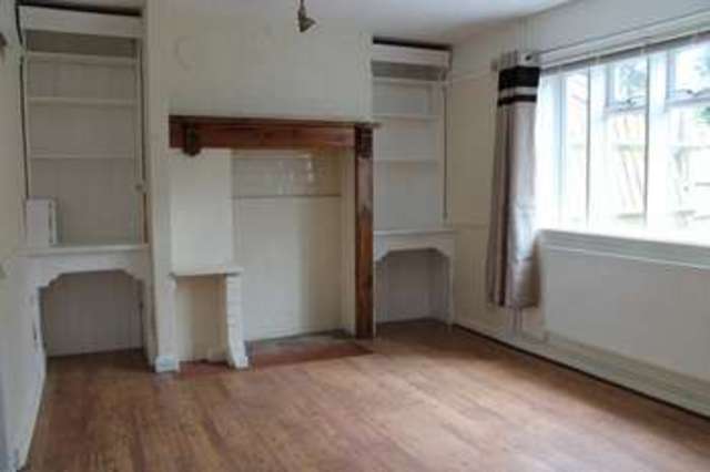  Image of 3 bedroom Semi-Detached house to rent in Rosebery Road Great Plumstead Norwich NR13 at Great Plumstead Norwich Great Plumstead, NR13 5EA