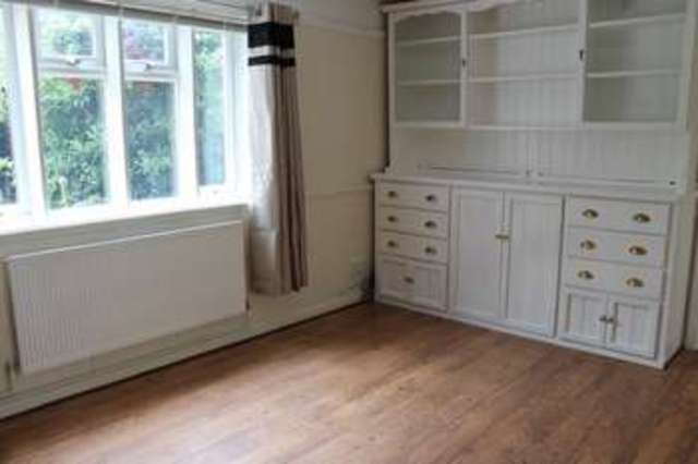  Image of 3 bedroom Semi-Detached house to rent in Rosebery Road Great Plumstead Norwich NR13 at Great Plumstead Norwich Great Plumstead, NR13 5EA